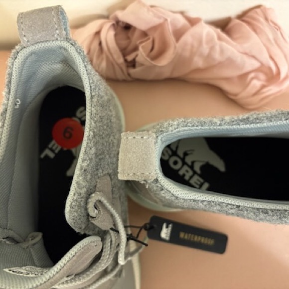 Sorel Pink and Gray High-Top Boots - Picture 8 of 10